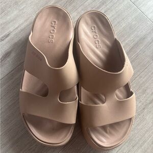 CROCS Women's Beige Mules. Size 8. Barely worn